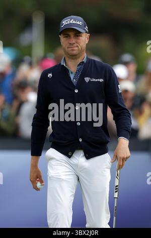 17. Juli 2025; Royal Portrush Golf Club, Portrush, County Antrim, Nordirland; The Open Golf Championship Runde 1; Justin Thomas (USA) auf dem ersten Green Stockfoto