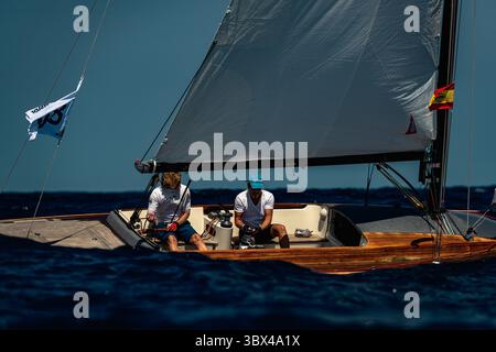 29. August 2021, Mahon, Balearen, Spanien: Die Teilnehmer nehmen an der dritten und letzten Regatta der 17. Copa del Rey (Königskasse) der klassischen Schiffe vor der Küste Menorcas Teil. (Foto: © Matthias Oesterle/ZUMA Press Wire) Stockfoto