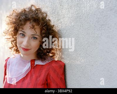 Die russisch-amerikanische Singer-Songwriterin und Pianistin REGINA SPEKTOR fotografierte am 17. Mai 2006 in Los Angeles, Kalifornien. (Bild: © Jennifer Rocholl/ZUMA Press Wire) Stockfoto