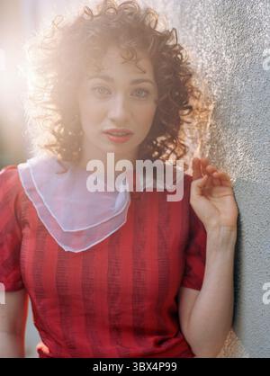 Die russisch-amerikanische Singer-Songwriterin und Pianistin REGINA SPEKTOR fotografierte am 17. Mai 2006 in Los Angeles, Kalifornien. (Bild: © Jennifer Rocholl/ZUMA Press Wire) Stockfoto