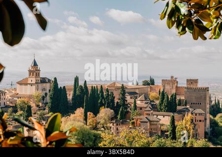 Malerischer Blick auf den Alhambra-Palast von Generalife, Granada, Spanien Stockfoto