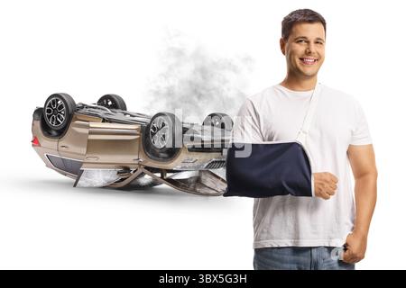 Junge Verletzte erholt sich nach einem Autounfall isoliert auf weißem Hintergrund Stockfoto