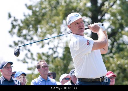 10. September 2021: Ernie Els aus Südafrika sieht seinen Abschlag aus dem ersten Abschlag während der ersten Runde des Ascension Charity Classic im Norwood Hills Country Club in Jennings, MO Richard Ulreich/CSM (Credit Image: &Copy; Richard Ulreich/CSM via ZUMA Wire) Stockfoto