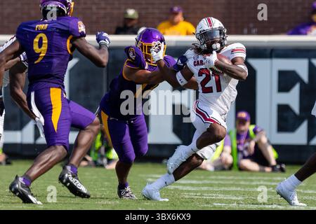 11. September 2021: East Carolina Pirates Safety Warren Saba (17) zieht bei den South Carolina Gamecocks und läuft im Dowdy-Ficklen Stadium in Greenville, NC, um einen ersten Rückstand im vierten Viertel des NCAA-Matches zu erzielen. (Scott Kinser/Cal Sport Media)(Credit Image: &Copy; Scott Kinser/CSM via ZUMA Wire) Stockfoto