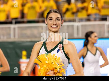 11. September 2021: Baylor Bears Cheerleader im McLane Stadium in Waco, Texas. Matthew Lynch/CSM(Credit Image: &Copy; Matthew Lynch/CSM via ZUMA Wire) Stockfoto