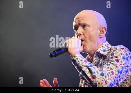 10. September 2021, Leeds, South Yorkshire, USA: Jimmy Sommerville Performing at , 80s Classical Concert , Leeds Millenium Square , UK , 10.09.2021 (Bild: © Robin Burns/ZUMA Press Wire) Stockfoto