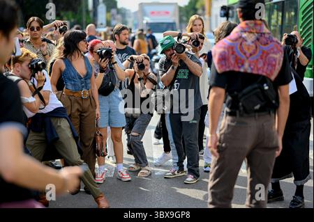 23. September 2021, Mailand, Moncalieri, Italien: Street-Style in Mailand während der Fashion Week Woman's Spring Summer 2022. (Kreditbild: © Riccardo Giordano/ZUMA Wire) Stockfoto