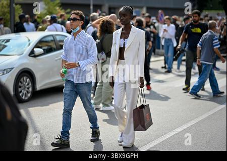 23. September 2021, Mailand, Moncalieri, Italien: Street-Style in Mailand während der Fashion Week Woman's Spring Summer 2022. (Kreditbild: © Riccardo Giordano/ZUMA Wire) Stockfoto