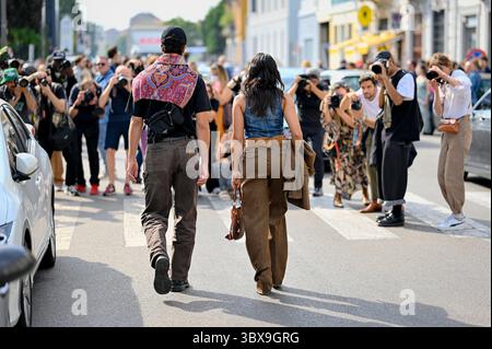 23. September 2021, Mailand, Moncalieri, Italien: Street-Style in Mailand während der Fashion Week Woman's Spring Summer 2022. (Kreditbild: © Riccardo Giordano/ZUMA Wire) Stockfoto