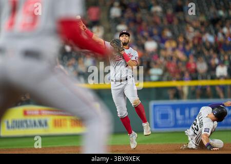 27. September 2021: Washington zweiter Baseman Luis Garcia (2) spielt während des Spiels mit Washington Nationals und Colorado Rockies, das im Coors Field in Denver Co. Stattfindet. David Seelig/Cal Sport Medi(Credit Image: &Copy; David Seelig/Cal Sport Media/CSM via ZUMA Wire) Stockfoto