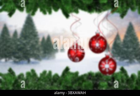 Drei rote Weihnachtskugeln hängen an Kieferngirlanden, die schneebedeckten Wald in flachem Design umrahmen Stockfoto