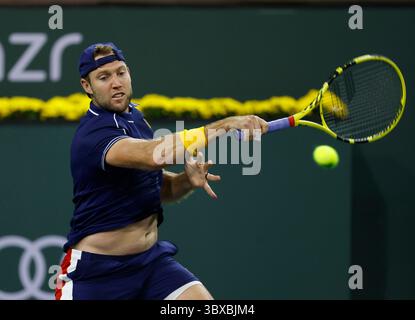 Am 8. Oktober 2021 kehrt Jack Sock bei den BNP Paribas Open 2021 im Indian Wells Tennis Garden in Indian Wells, Kalifornien, an John Millman aus Australien zurück. Obligatorischer Fotoausweis : Charles Baus/CSM(Kreditausweis: &Copy; Charles Baus/CSM via ZUMA Wire) Stockfoto