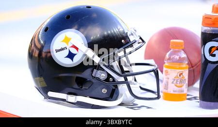 10. Oktober 2021: Steelers Helm beim Spiel Pittsburgh Steelers vs Denver Broncos im Heinz Field in Pittsburgh, PA. Jason Pohuski/CSM(Kreditbild: &Copy; Jason Pohuski/CSM via ZUMA Wire) Stockfoto