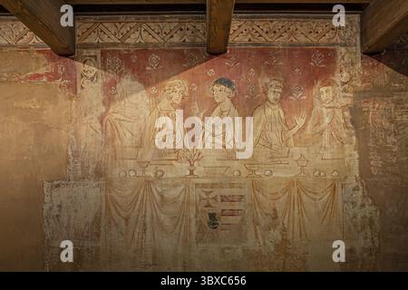 FRANKREICH - AUDE (11) VILLEROUGE-TERMENES CASTEL. FRESKO, DAS FIGUREN DARSTELLT, DIE WÄHREND EINER MAHLZEIT DISKUTIEREN. IN DER MITTE, BELIBASTE (DIE LETZTE 'P Stockfoto