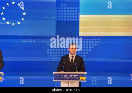 Oktober 2021, Kiew, Kiew, Ukraine: Wolodymyr Zelenskyj, Präsident der Ukraine, hält am Ende des 23. Gipfels Ukraine-EU in Kiew eine Pressekonferenz ab. (Foto: © Celestino Arce Lavin/ZUMA Press Wire) Stockfoto