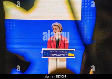 12. Oktober 2021, Kiew, Ukraine: Ursula von der Leyen, Präsidentin der Europäischen Kommission, beim 23. EU-Ukraine-Gipfel in Kiew, Ukraine (Bild: © Celestino Arce Lavin/ZUMA Press Wire) Stockfoto