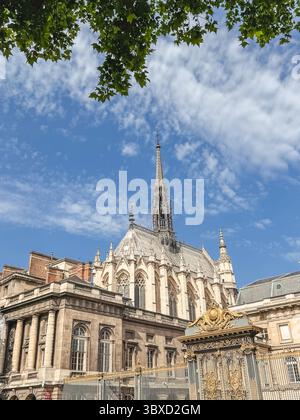 Äußere der Kathedrale Sainte Chapelle in Paris, Frankreich. Stockfoto