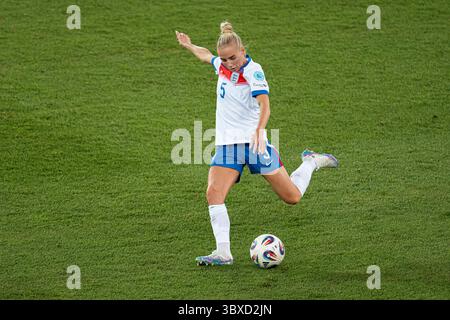 Zürich, Schweiz. Juli 2025. Zürich, Schweiz, 17. Juli 2025 Alex Greenwood (5 England) während des Viertelfinales der UEFA Womens EURO 2025 zwischen Schweden und England im Stadion Letzigrund in Zürich, Schweiz. (Priscila Bütler/SPP) Credit: SPP Sport Press Photo. /Alamy Live News Stockfoto