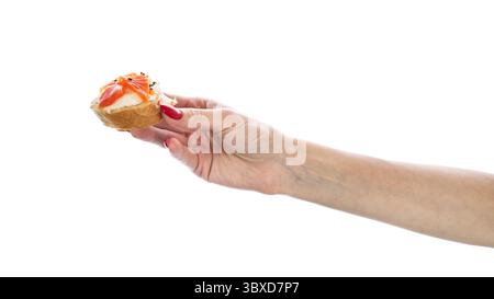 Sandwich mit rotem Fisch und Grün isoliert auf weißem Hintergrund. Lachs-Sandwich. Stockfoto
