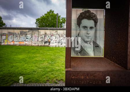 Berlin Mitte, Mauergedenkstätte an der Bernauer Straße zwischen Mitte und Gesundbrunnen, Günter Litfin - 18.07.2025 Berlin Mauergedenkstätte *** Berlin Mitte, Mauergedenkstätte an der Bernauer Straße zwischen Mitte und Gesundbrunnen, Günter Litfin 18 07 2025 Berliner Mauerdenkstätte Stockfoto
