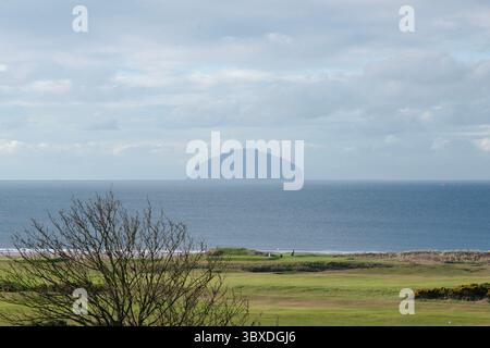 Ailsa Craig vom Turnberry Hotel and Golf Course, 2004, vor Trumps Familienbesitz, Ayreshire, Südwesten Schottlands Stockfoto