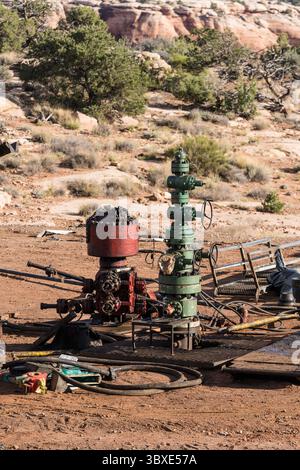 6. Oktober 2021, Moab, Utah, Vereinigte Staaten: Ein teilweise zerlegter Blowout-Vorbeuger auf einem Ölbohrungskopf, der sich einer Intervention unterzieht. (Kreditbild: © Jon G. Fuller/VW Pics via ZUMA Press Wire) Stockfoto