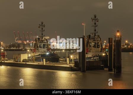 Kraftwerke des Hafens Stockfoto