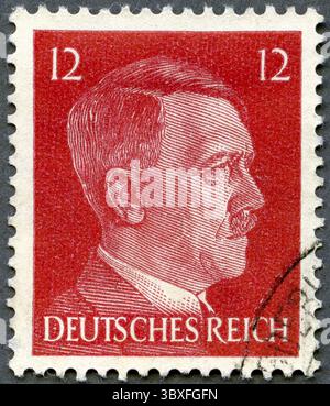 DEUTSCHES REICH - CA. 1940er Jahre: Eine in Deutschland gedruckte Briefmarke zeigt ein Porträt Adolf Hitlers (1889–1945), Serie, ca. 1940er Jahre Stockfoto
