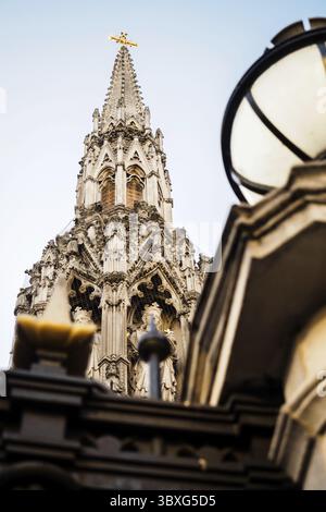 Die eleanor Kreuz der Trafalgar Square in London. Stockfoto