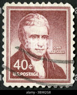 USA - UM 1955: Eine in den USA gedruckte Briefmarke zeigt ein Porträt von John Marshall (1755–1835), um 1955 Stockfoto