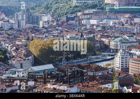 Bilbao, Spanien - 10. Oktober 2024: Panoramablick auf die Stadt Bilbao Stockfoto
