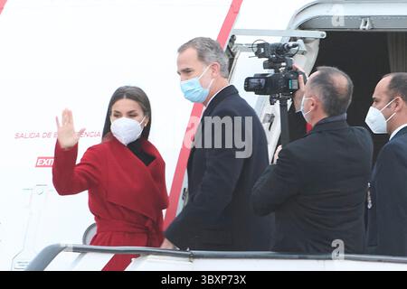 23. November 2021, Madrid, Spanien: König Felipe VI. Von Spanien, Königin Letizia von Spanien, reist am 23. November 2021 nach Stockhoklm für 3 Tage Staatsbesuch in Schweden am Flughafen Adolfo Suarez Madrid Barajas in Madrid, Spanien (Foto: © Jack Abuin/ZUMA Press Wire) Stockfoto