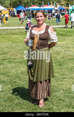 18. September 2021, Moab, Utah, Vereinigte Staaten: Eine Frau, die als Mädchen in historischen Kostümen bei einem schottischen Festival in Moab, Utah, gekleidet ist. (Kreditbild: © Jon G. Fuller/VW Pics via ZUMA Press Wire) Stockfoto