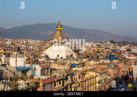 10. Februar 2015, Kathmandu, Provinz Bagmati, Nepal: Die Boudhanath Stupa im tibetischen Stil im Boudha-Teil der Stadt Kathmandu, Nepal. (Kreditbild: © Jon G. Fuller/VW Pics via ZUMA Press Wire) Stockfoto