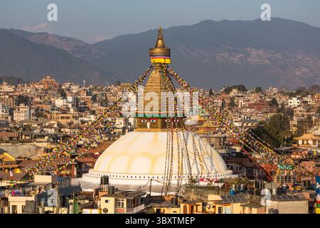 10. Februar 2015, Kathmandu, Provinz Bagmati, Nepal: Die Boudhanath Stupa im tibetischen Stil im Boudha-Teil der Stadt Kathmandu, Nepal. (Kreditbild: © Jon G. Fuller/VW Pics via ZUMA Press Wire) Stockfoto