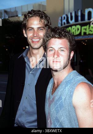 JUNI 2001 - K22168PSK: FAST AND FURIOUS PREM.MANN VILLAGE , WESTWOOD, CA 18.06.2001.PAUL WALKER UND SCOTT CAAN. PAUL SKIPPER/ 2001 (Foto: © Paul Skipper/ZUMA Press Wire) Stockfoto