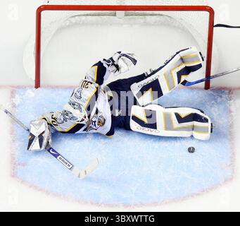 17. Dezember 2006: US-amerikanischer Torhüter Chris Mason, der Nashville Predators im zweiten Spiel gegen die St. Louis Blues spielt. Die Predators besiegten die Blues im Scottrade Center in St. Louis, Missouri am Sonntag, den 17. Dezember 2006. (Chris Lee/St. Louis Post-Dispatch/MCT) (Credit Image: © Chris Lee/St Louis Post-Dispatch via ZUMA Press Wire) Stockfoto