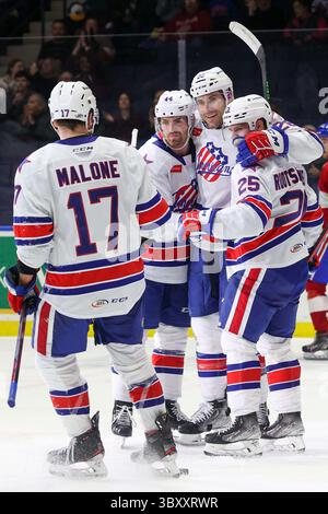 10. Dezember 2021: 10. Dezember 2021: Die Rochester-Amerikaner verließen den Flügel Michael Mersch (28), Arttu Ruotsalainen (25) und den Verteidiger Josh Teves (44) nach einem Tor gegen die Laval-Rakete. Die Rochester Americans veranstalteten die Laval Rocket in einem Spiel der American Hockey League in der Blue Cross Arena in Rochester, New York. (Jonathan Tenca/CSM) die Rochester Americans veranstalteten die Laval Rocket in einem Spiel der American Hockey League in der Blue Cross Arena in Rochester, New York. (Jonathan Tenca/CSM)(Kreditbild: &Copy; Jonathan Tenca/CSM via ZUMA Wire) Stockfoto