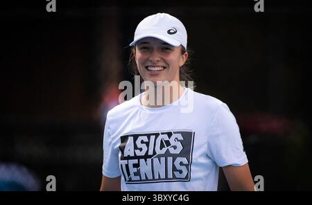 8. Januar 2022, ADELAIDE, AUSTRALIEN: IgA Swiatek aus Polen während des Trainings beim internationalen Tennisturnier Adelaide WTA 500 2022 (Bild: © Rob Prange/AFP7 via ZUMA Press Wire) Stockfoto