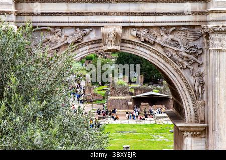 Details eines Bogens am Forum Romanum. Palatin, Rom, Italien. Stockfoto