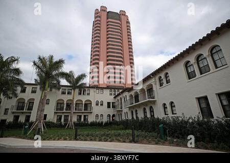 3. Januar 2022, Boca Raton, Florida, USA: Der luxuriöse Hotelturm im Boca Raton am 3. Januar 2022 in Boca Raton, Florida. Das fast Jahrhunderte alte Resort hat fast eine Renovierung im Wert von 200 Millionen Dollar abgeschlossen. (Bild: © John McCall/Sun Sentinel/TNS via ZUMA Press Wire) Stockfoto