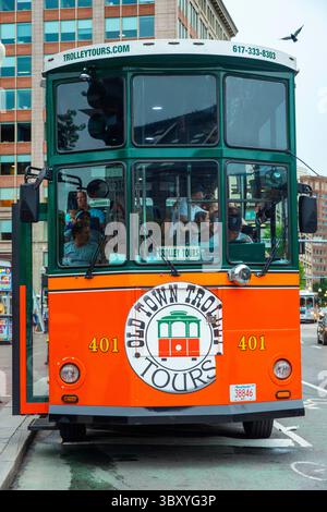 August 2018, Boston, Massachusetts, USA: Old Town Trolley Hop-on-Hop-off-Sightseeing-Bus in der historischen Altstadt, Boston, Massachusetts, USA (Bild: © Sergi Reboredo/ZUMA Press Wire) Stockfoto