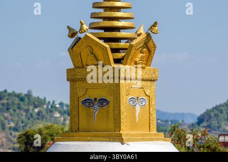 1. April 2013, Pokhara, Provinz Gandaki, Nepal: Detail des Turms und der Spitze einer kleinen buddhistischen Stupa am Bindhyabasini-Tempel in Pokhara, Nepal. (Kreditbild: © Jon G. Fuller/VW Pics via ZUMA Press Wire) Stockfoto