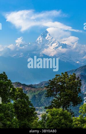 2. April 2013, Pokhara, Provinz Gandaki, Nepal: Machhapuchare oder Fischschwanz im Annapurna Himal, vom Sarangkot Hill, Pokhara, Nepal. (Kreditbild: © Jon G. Fuller/VW Pics via ZUMA Press Wire) Stockfoto