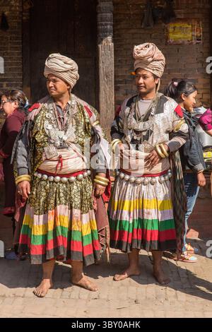 9. Februar 2015, Bhaktapur, Provinz Bagmati, Nepal: Kostümierte und turbanische Tänzer beim Navadurga Dance Festival in Bhaktapur, Nepal. (Kreditbild: © Jon G. Fuller/VW Pics via ZUMA Press Wire) Stockfoto