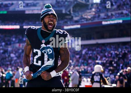 26. Dezember 2021: Philadelphia Eagles Running Back Miles Sanders (26) reagiert während des NFL-Spiels zwischen den New York Giants und den Philadelphia Eagles im Lincoln Financial Field in Philadelphia, Pennsylvania. Christopher Szagola/CSM(Kreditbild: &Copy; Chris Szagola/CSM via ZUMA Wire) Stockfoto