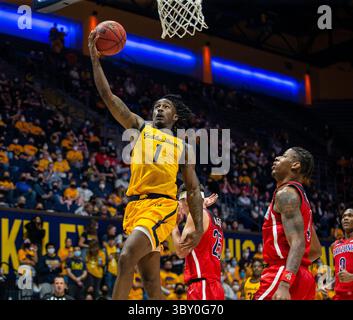 23. Januar 2022 Berkeley, CA USA, der kalifornische Garde Joel Brown (1) geht während des NCAA Men's Basketball Spiels zwischen Arizona Wildcats und den California Golden Bears in den Korb. Die Wildcats schlugen Kalifornien 96-71 im Hass Pavilion Berkeley Kalifornien Thurman James/CSM(Credit Image: &Copy; Thurman James/CSM via ZUMA Wire) Stockfoto