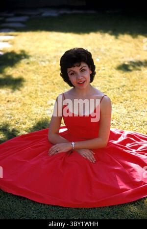 DATEIFOTO - ANNETTE FUNICELLO, ein Mitglied des Mickey Mouse Club und Ikone, die in einer Reihe von „Beach“-Filmen der 60er Jahre spielte, starb am 8. April 2013 im Alter von 70 Jahren. Funicello wurde 1987 mit Multipler Sklerose diagnostiziert und wurde ein Befürworter für die Behandlung der Krankheit. FOTO: 1. Januar 2011 - Hollywood, Kalifornien, USA - undatiertes Werbefoto von ANNETTE FUNICELLO. (Foto: © Don Ornitz/ZUMA Wire) Stockfoto
