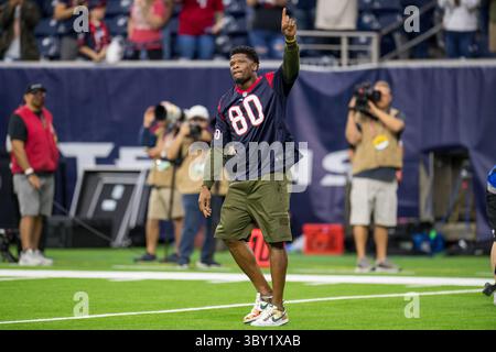 9. Januar 2022: Der ehemalige Houston Texans Wide Receiver und aktuelle Finalist der Hall of Fame, Andre Johnson, tritt als Ehrenkapitän in das Feld ein, bevor er im NRG Stadium in Houston, Texas, ein Football-Spiel zwischen den Tennessee Titans und den Houston Texans antritt. ..Trask Smith/CSM(Credit Image: &Copy; Trask Smith/CSM via ZUMA Wire) Stockfoto