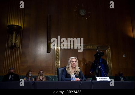 13. Januar 2022, Washington, District of Columbia, USA: Lael Brainard tritt am Donnerstag, 13. Januar 2022 vor einer Anhörung des Senatsausschusses für Banken, Wohnungsbau und Stadtentwicklung zur Ernennung als stellvertretende Vorsitzende des Board of Governors des Federal Reserve Systems im Dirksen Senate Office Building in Washington, DC, vor (Credit Image: © Rod Lamkey/CNP via ZUMA Press Wire) Stockfoto